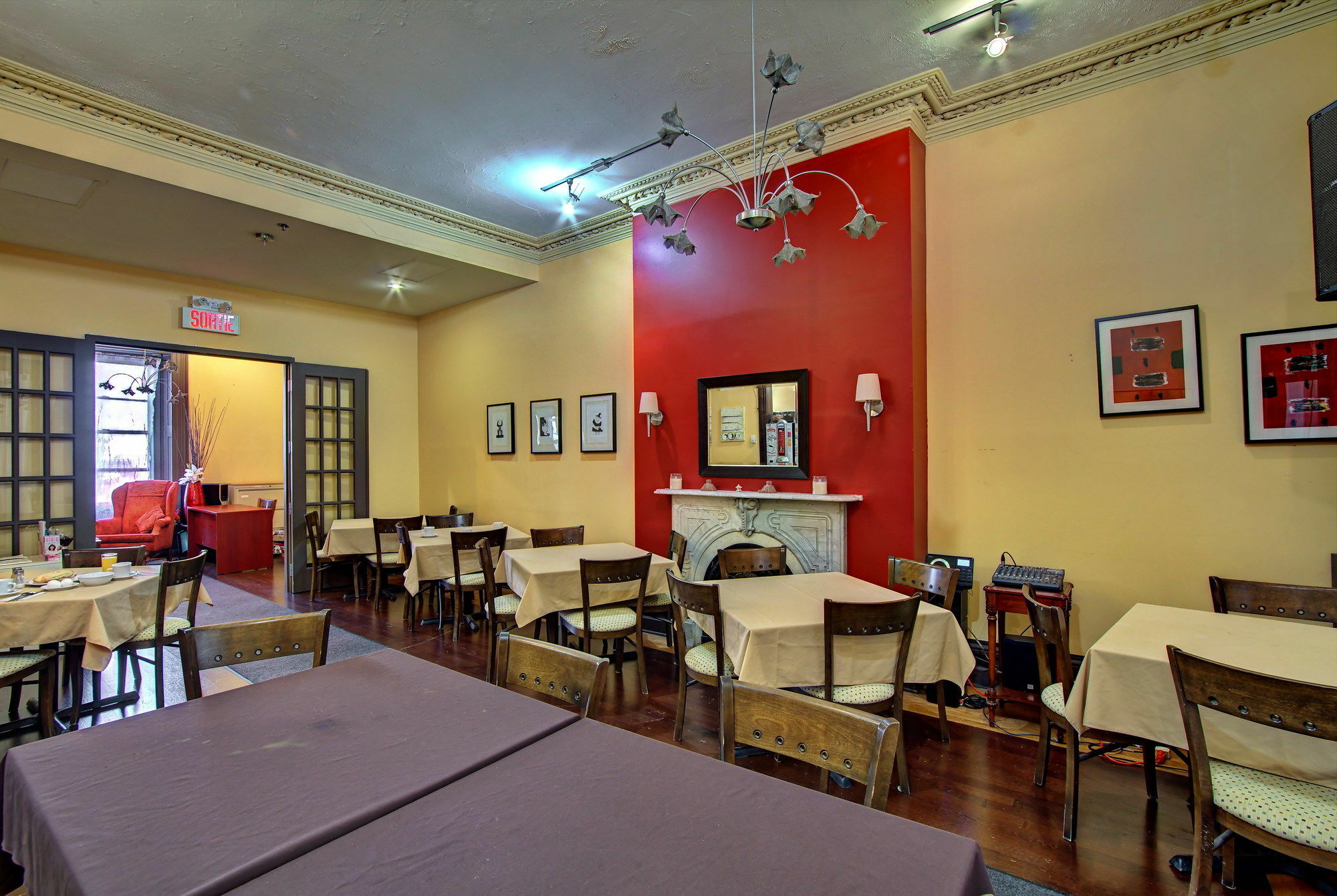 Auberge & Hotel Montreal Espace Confort Exterior photo